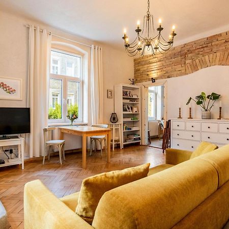 Historical Wine Apartment บราติสลาวา ภายนอก รูปภาพ