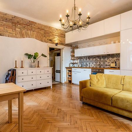 Historical Wine Apartment บราติสลาวา ภายนอก รูปภาพ