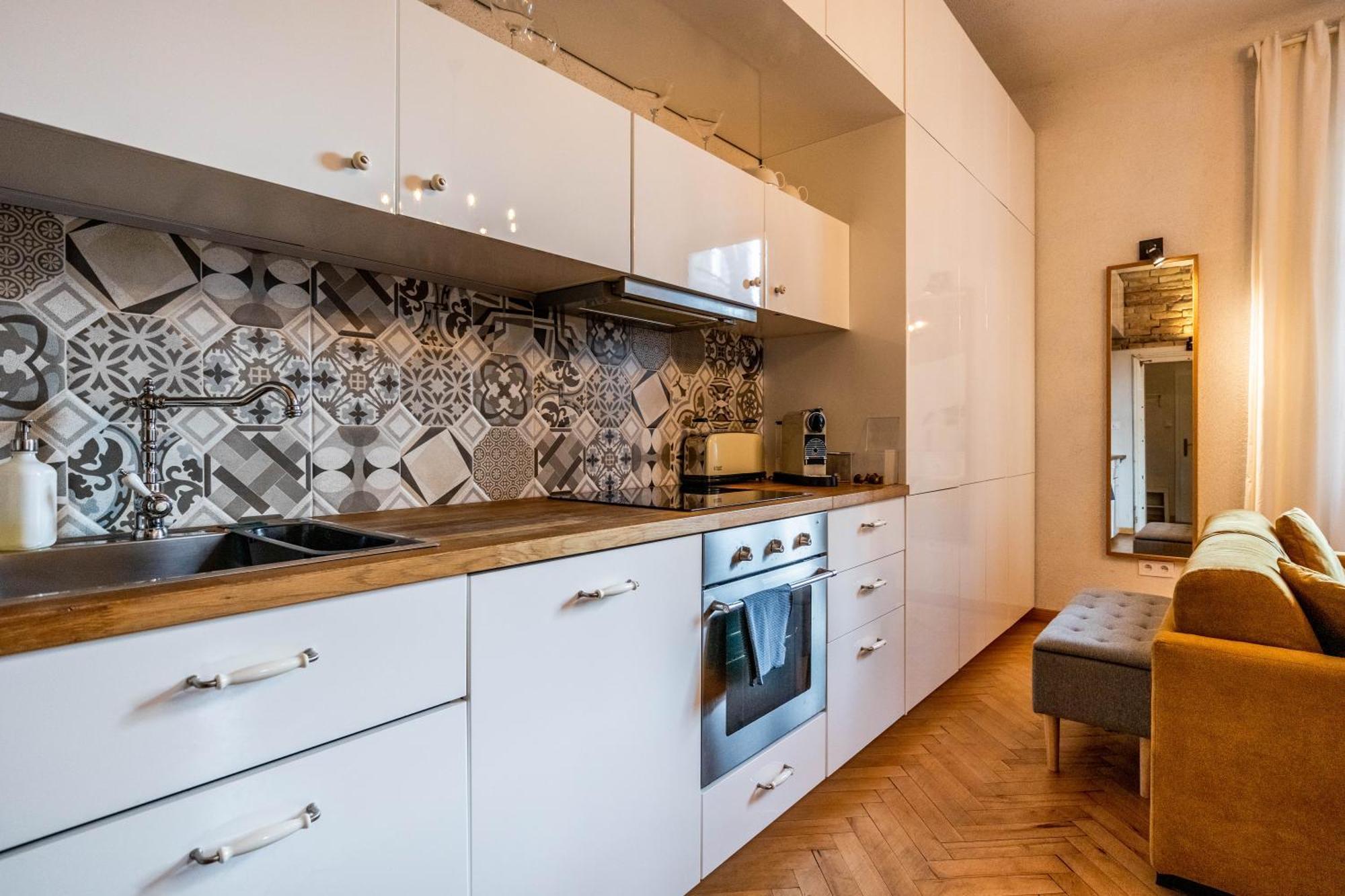Historical Wine Apartment บราติสลาวา ภายนอก รูปภาพ