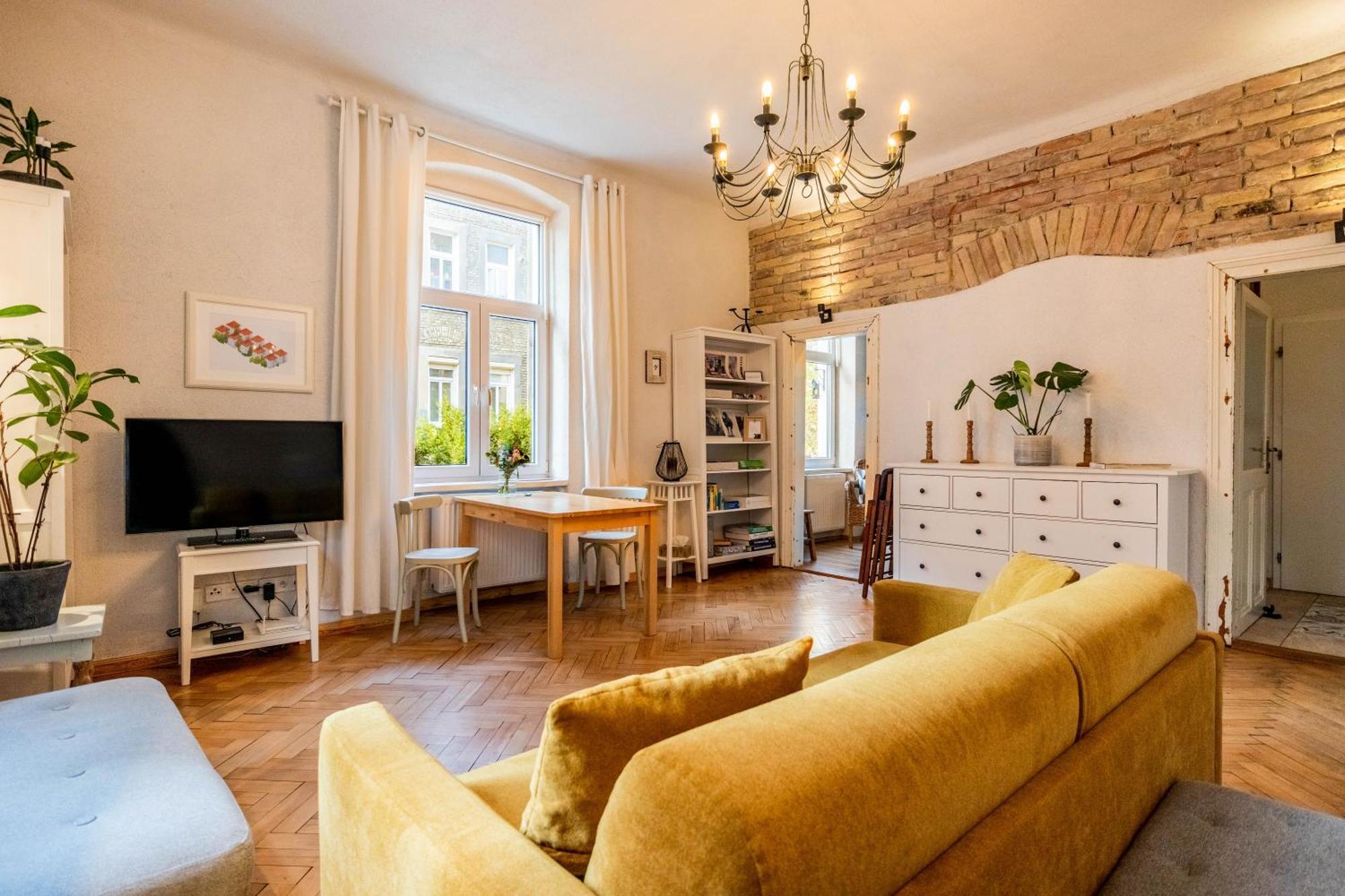 Historical Wine Apartment บราติสลาวา ภายนอก รูปภาพ