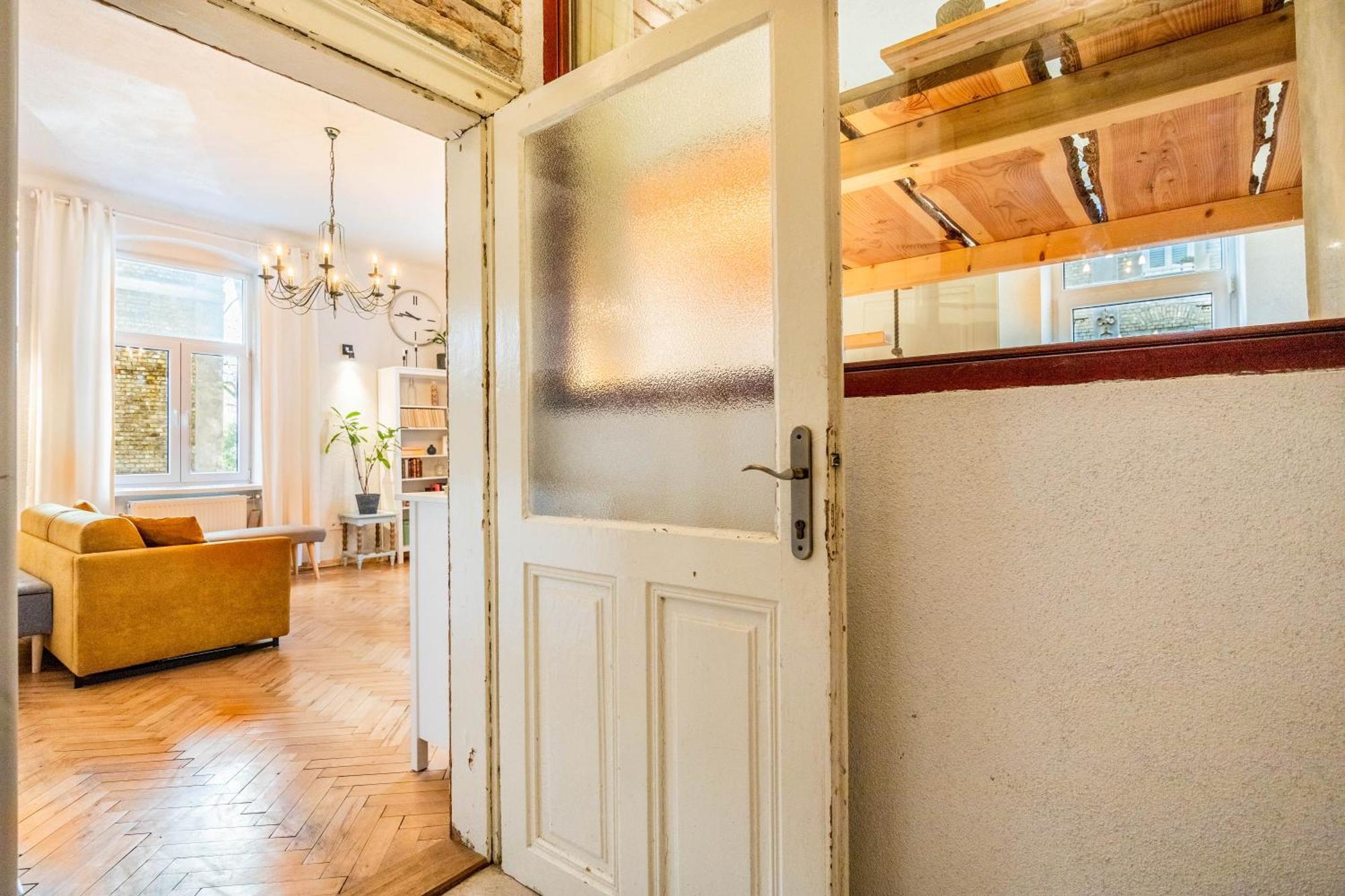 Historical Wine Apartment บราติสลาวา ภายนอก รูปภาพ