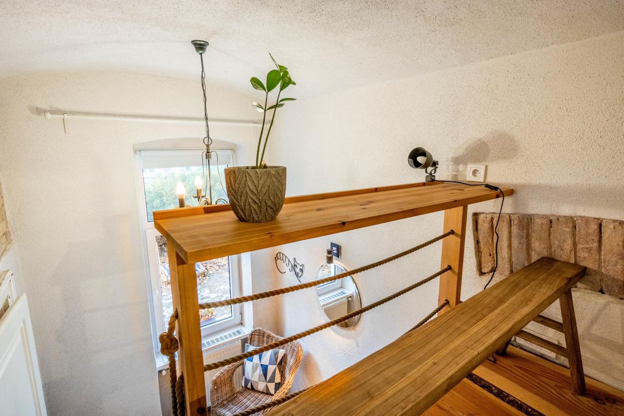 Historical Wine Apartment บราติสลาวา ภายนอก รูปภาพ